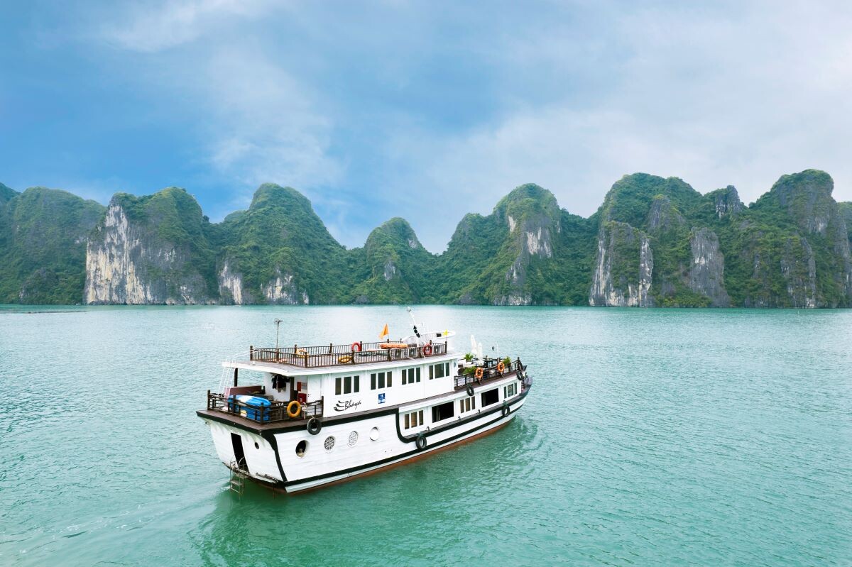 Bhaya Legend 3-Cabin Cruise 2D1N | Private Charter