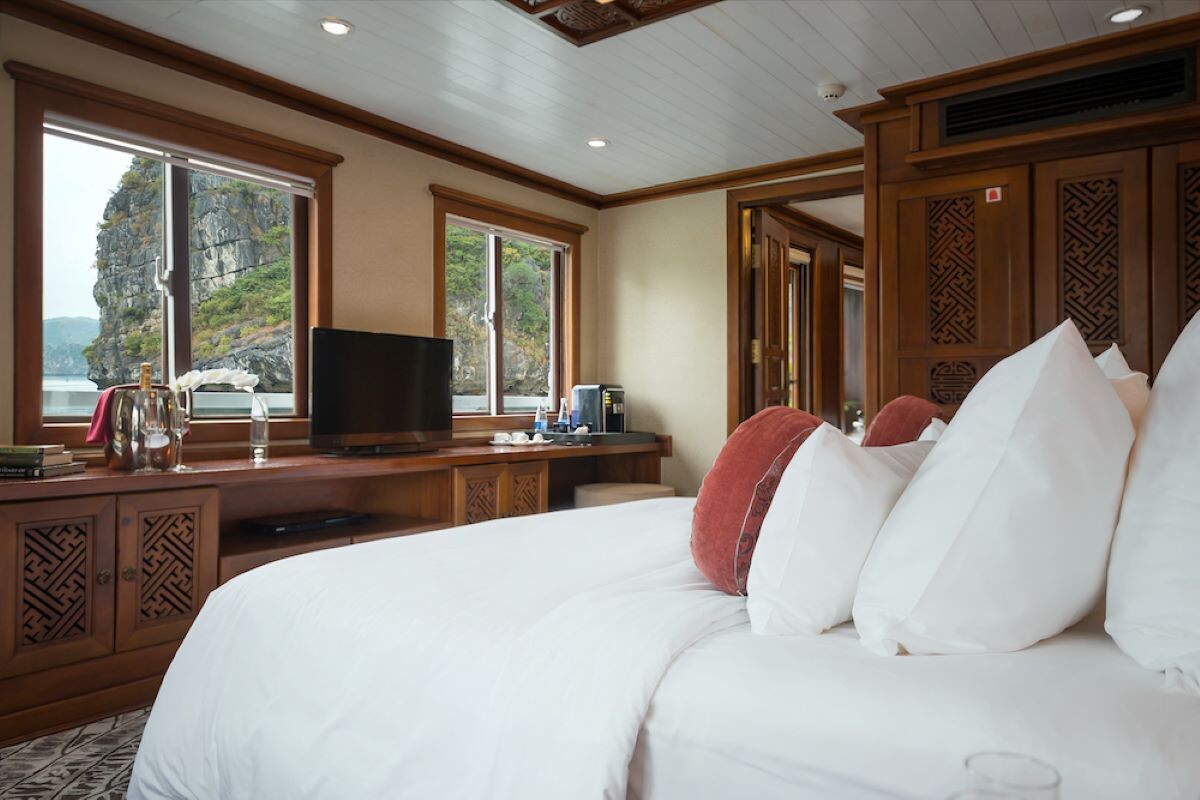 Paradise Peak Cruise 2D1N