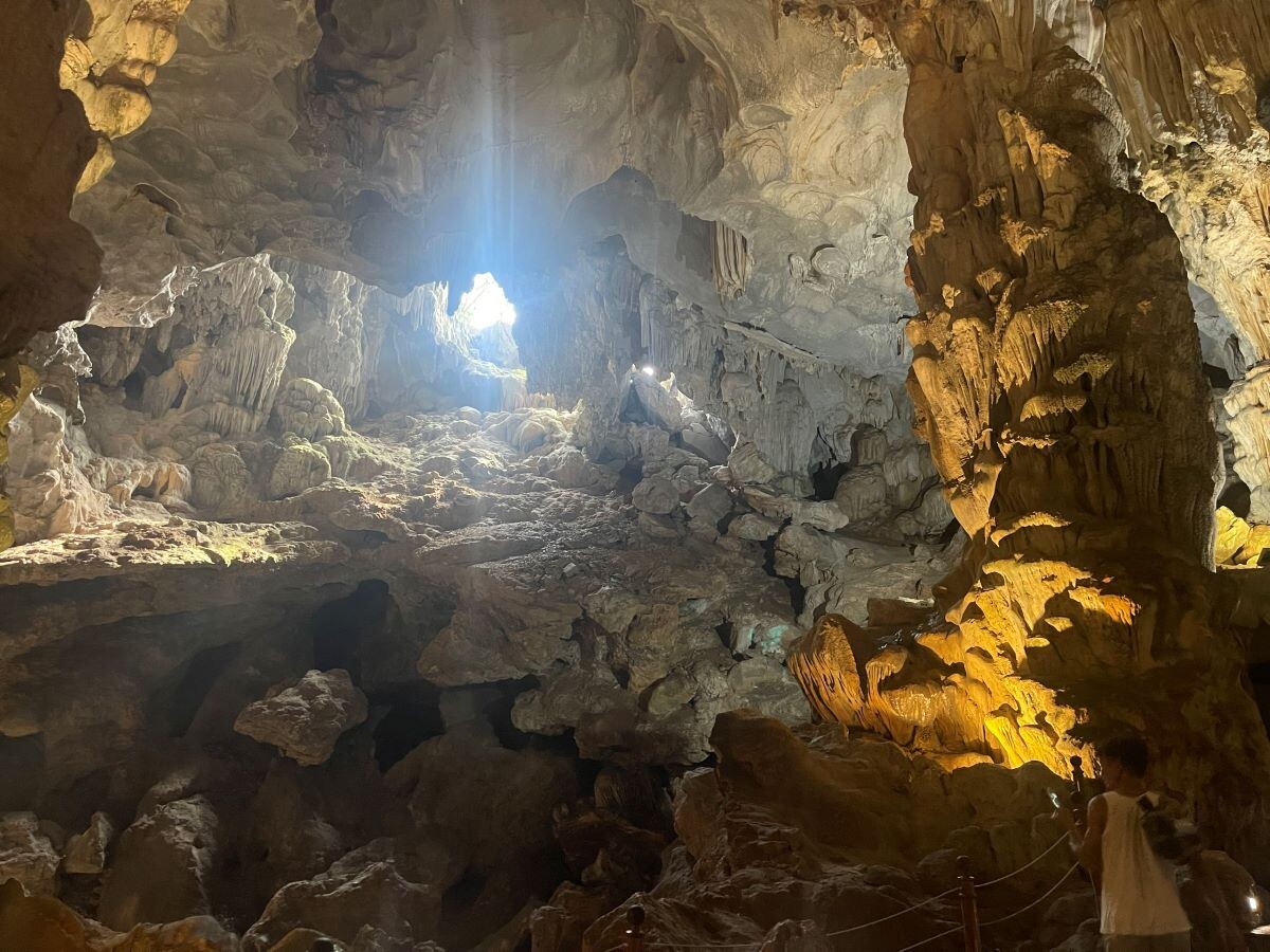 Thien Cung Cave